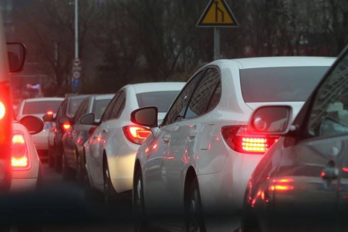 На нескольких улицах Чебоксар запрещена остановка автомашин